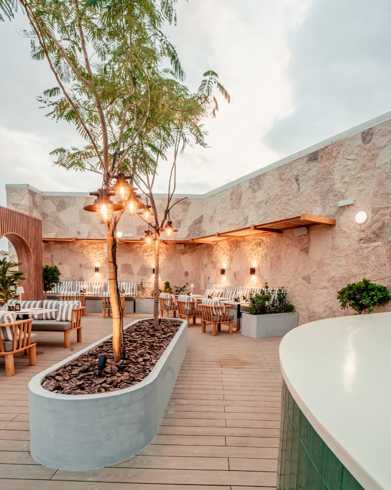 Table Otto @ AL Ain, AL JIMI Mall